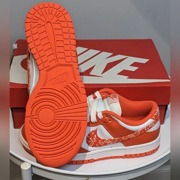 Nike Dunk Low Essential Women's Size 6 - Picture 3 of 9